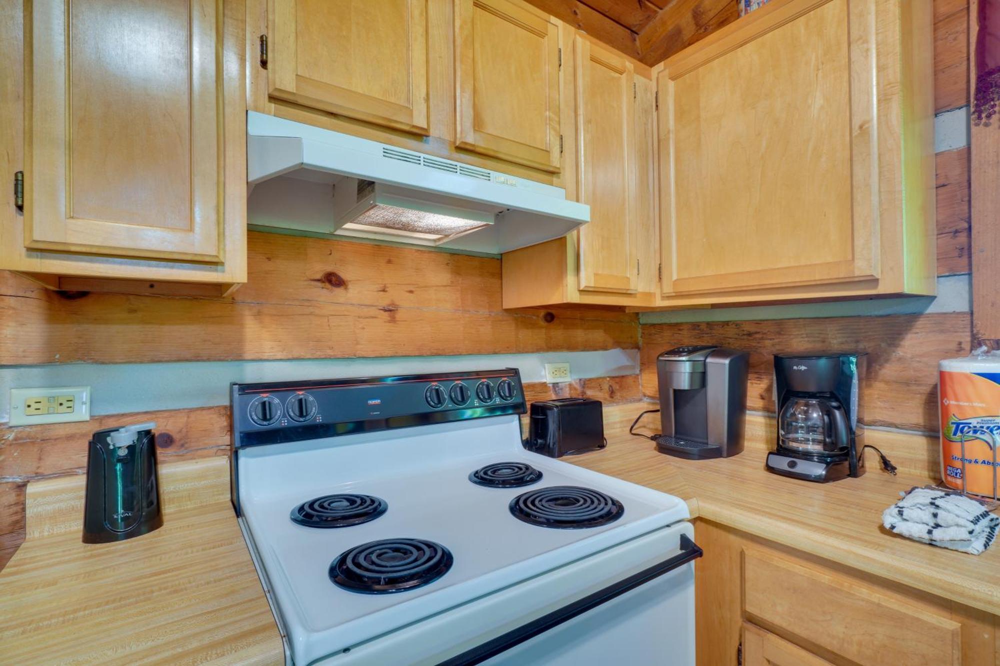 Gatlinburg Cabin With Hot Tub About 6 Mi To Downtown! Екстериор снимка